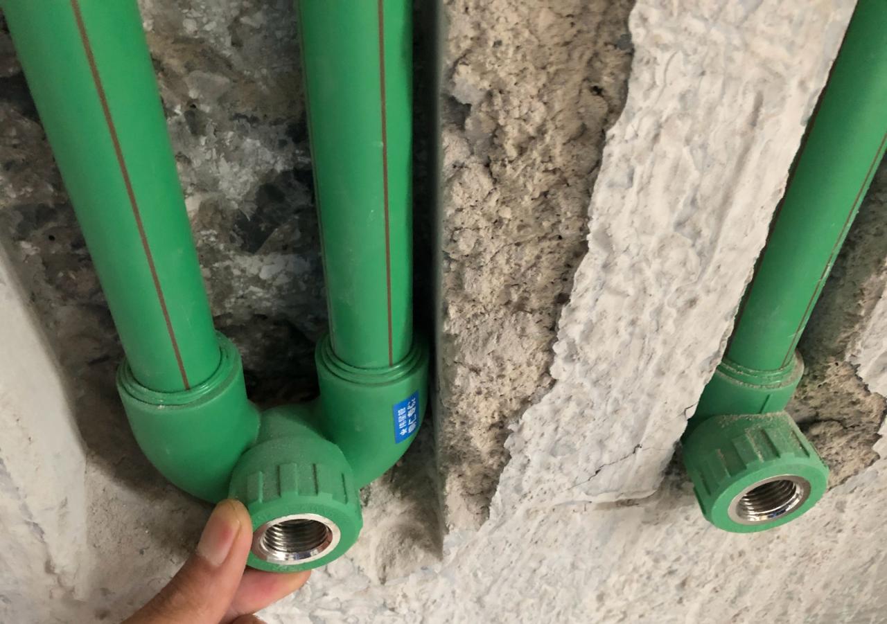 冷熱水管挨在一起安全嗎?如何正確設(shè)置水管位置? 冷熱水管挨在一起安全嗎?如何正確設(shè)置水管位置?