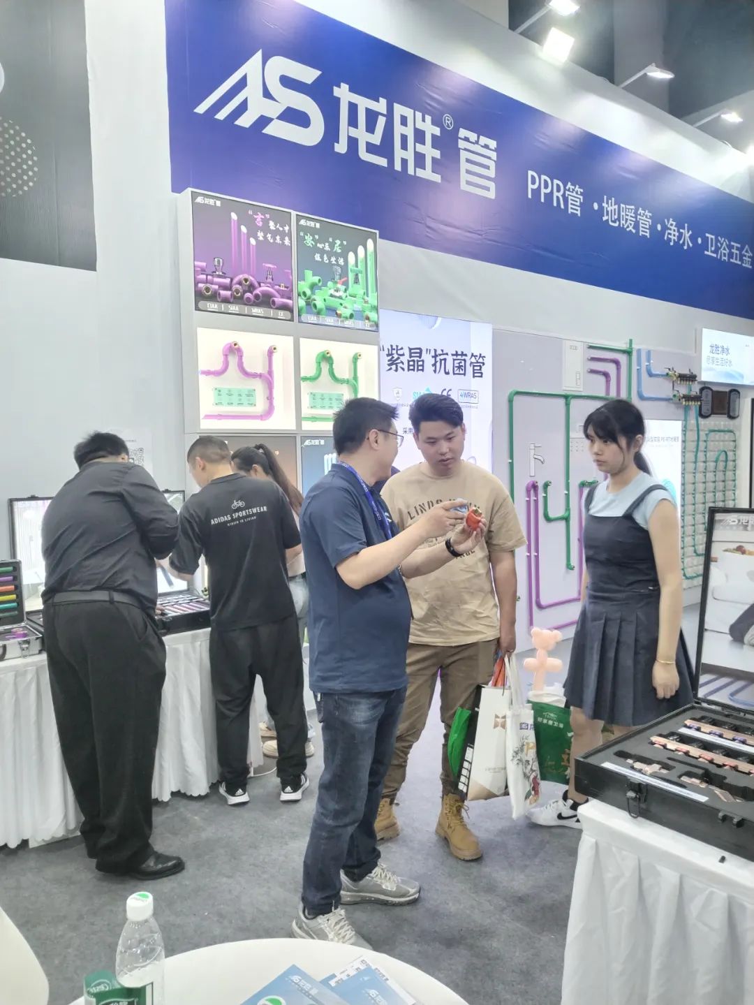 龍勝管2025成都建博會：用科技重塑健康，以藝術定義未來